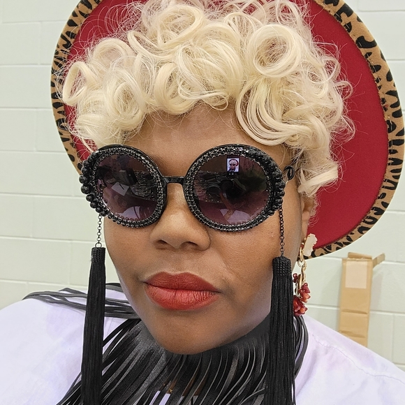 Sunglasses - Picture 3 of 3